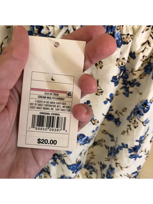 A New Day NWT Women's Cream Blue Floral Flutter Sleeve Blouse Size L - Image 4