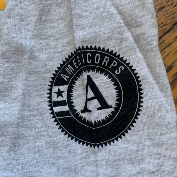 Graphic gray t - Image 3