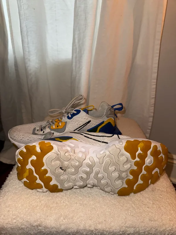 Nike Tennis Shoes Women’s - Image 5