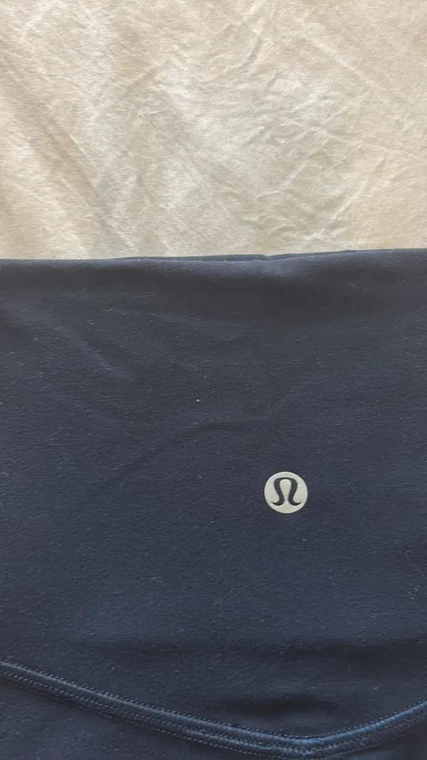 25 inch lululemon leggings size 2 Align - Image 2