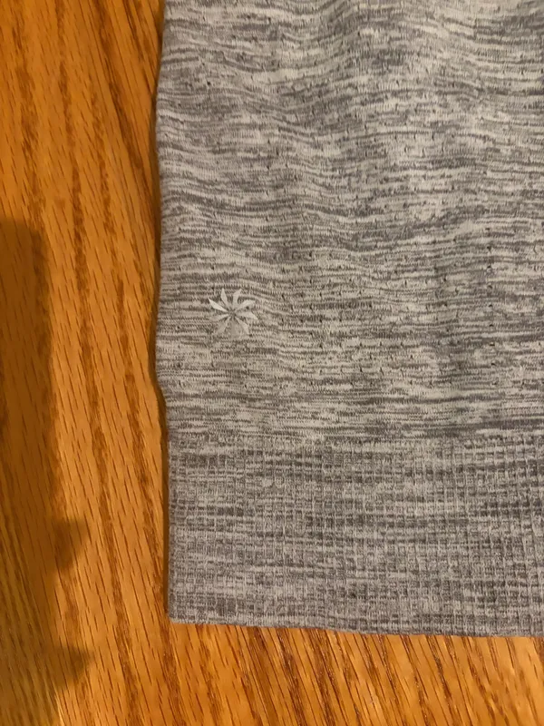 Athleta Tee Short Sleeve Grey - Image 3