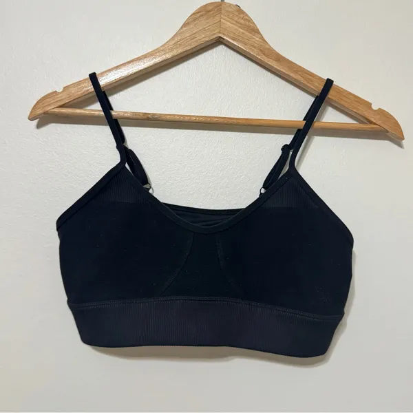 NEW ALO Yoga Alosoft Head Start Bra Size Medium Black NWOT - Image 3