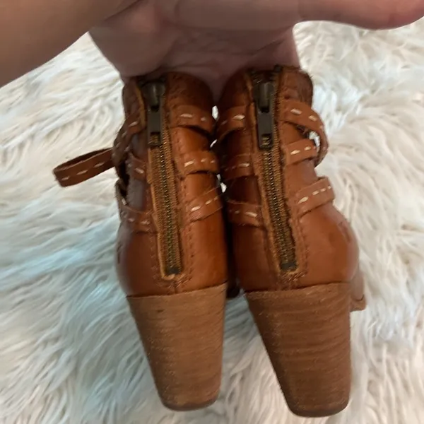 FRYE Bootie’s size 9 color tan/ brown see all photos of the boots - Image 10