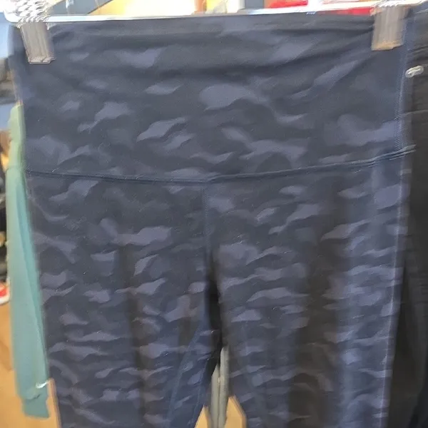 lululemon athletica Navy Camo Leggings - Image 4
