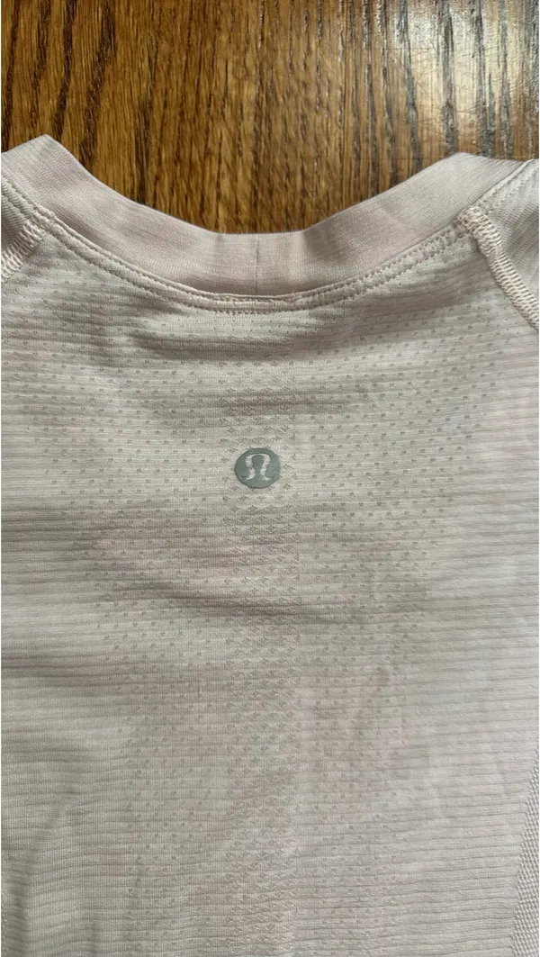 Lululemon Swiftly Tech Short Sleeve - Image 3