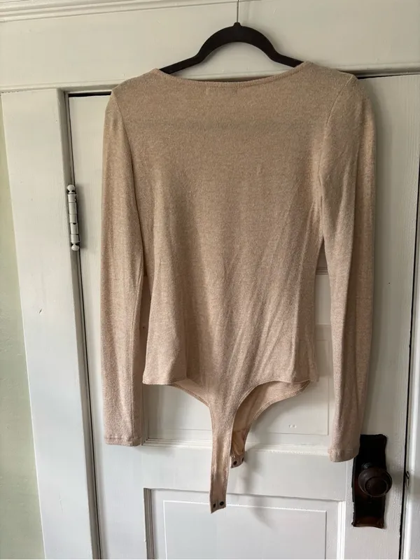 Z Supply Long Sleeve Scoop Neck Bodysuit - Taupe - Image 4