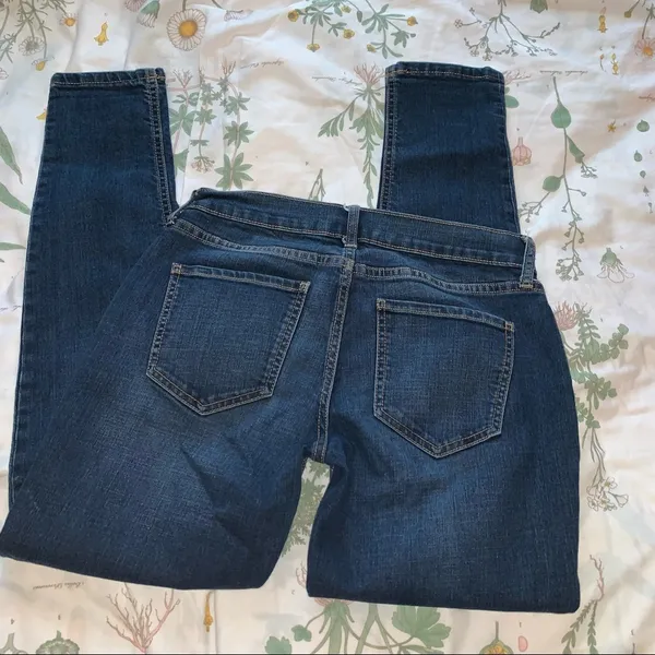 Old navy skinny jeans - Image 4