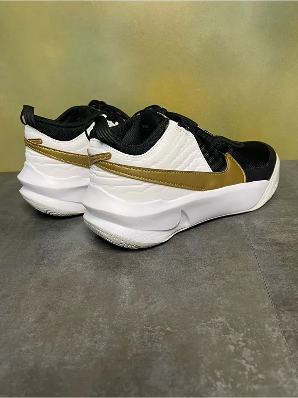 Nike Team Hustle D 10 GS Black Metallic Gold White Women's Sneakers Size 7-7.5 - Image 7