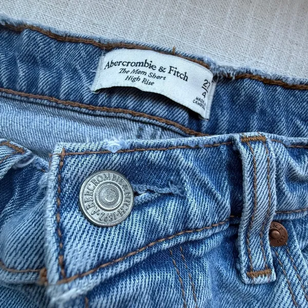 Abercrombie High Rise Mom Short - Image 4