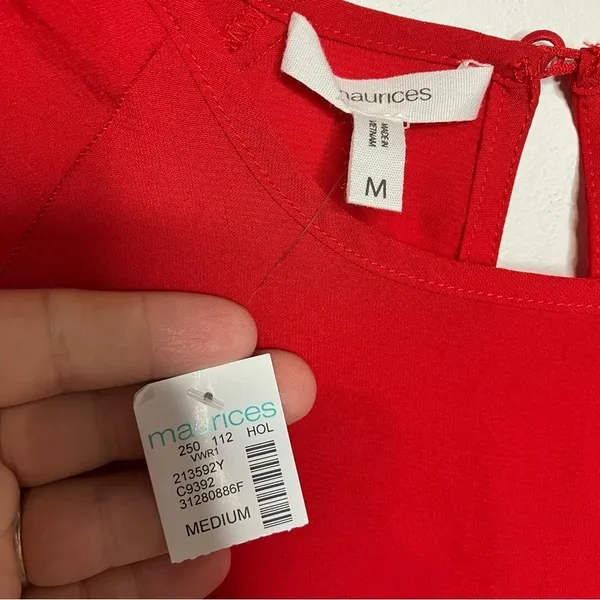 Maurices red Fallon blouse open‎ sleeve keyhole back size medium NWT - Image 4