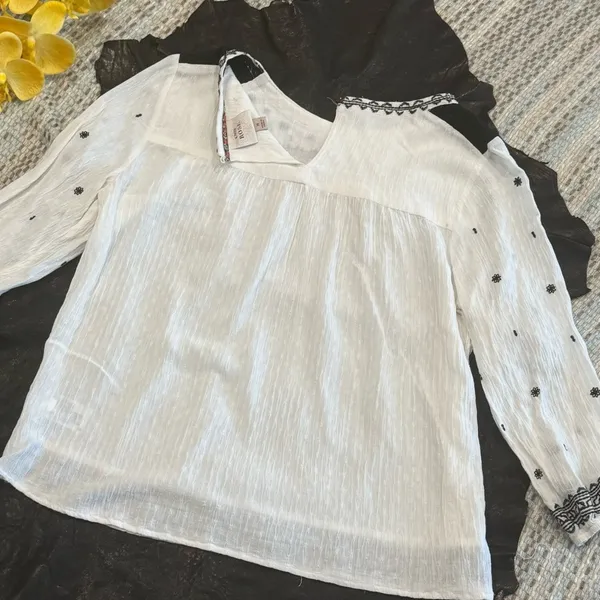 Knox Rose White Embroidered Peasant Top Size M - Image 6