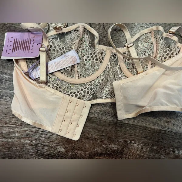 NWT Savage x Fenty Lace and Vinyl Bra - Image 6