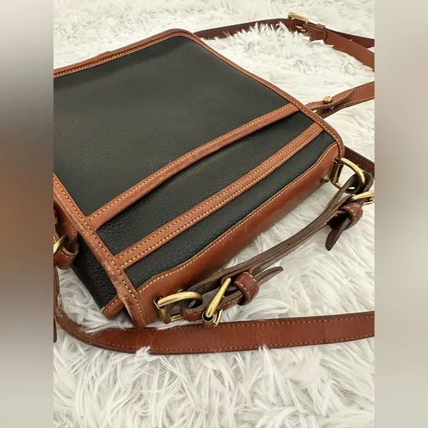 Dooney & Bourke Vintage Black Pebbled Leather Tan Trim Crossbody Bag‎ - Image 10