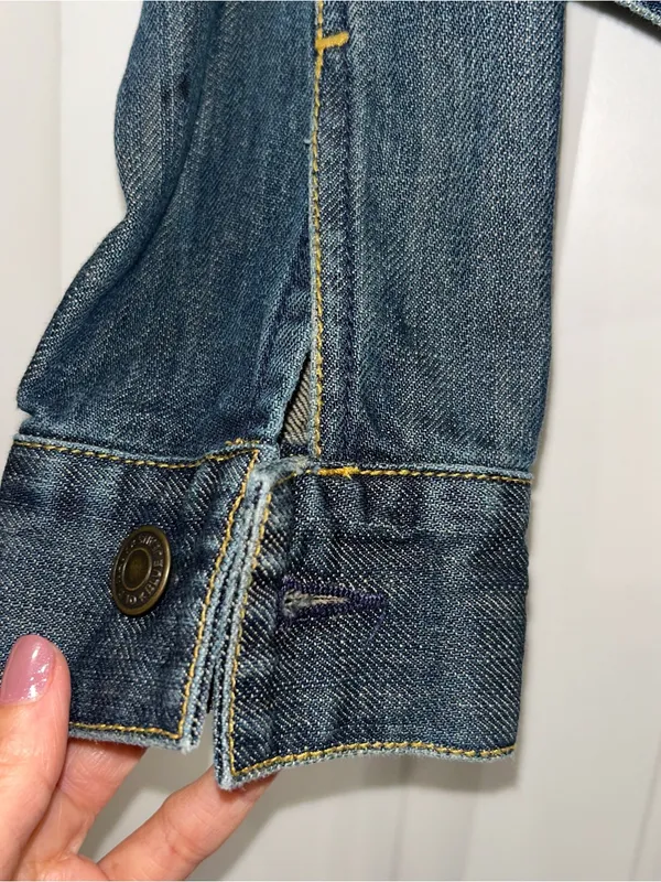 Old Navy Women's Washed Blue Denim Jacket - Image 6