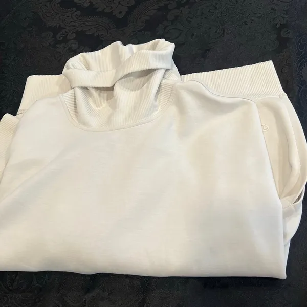 Lululemon Softstreme Turtleneck Pullover White Opal 6 women - Image 2