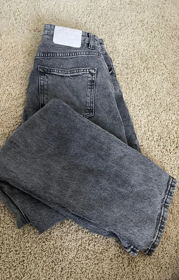 Zara Mom Jeans - Image 2