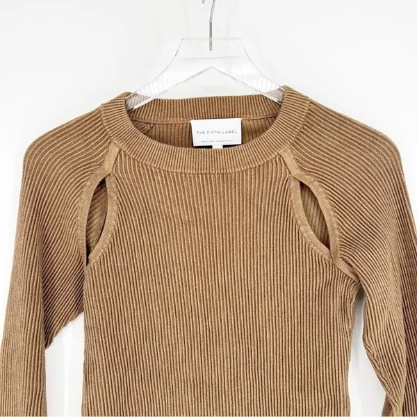 The Fifth Label Women's Ribbed Knit Cut Out Sweater Size XS Tan Model‎ Off Duty - Image 4