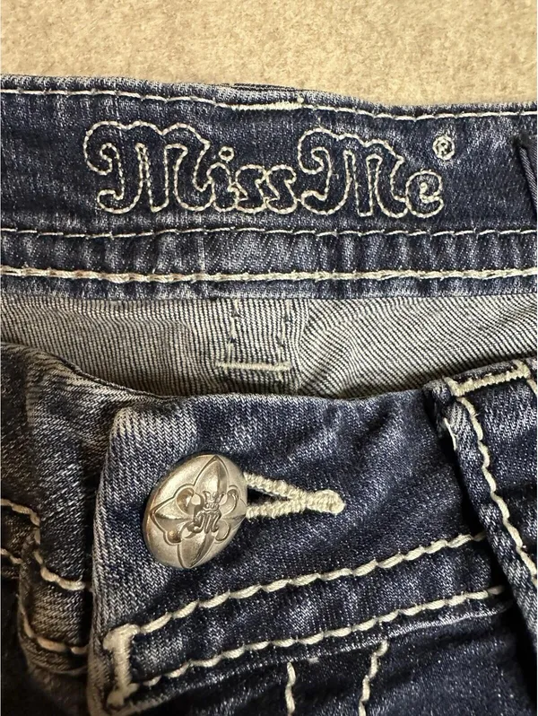 MISS ME Jeans Mid-Rise Easy Crop Curvy Distressed Size 27 Style E3374EFC - Image 5