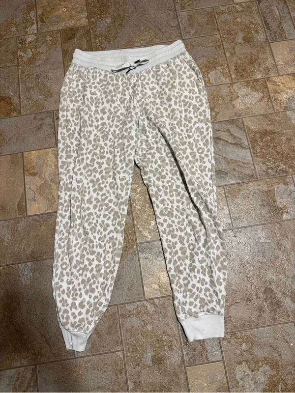 Old Navy | Beige Leopard Print Jogger Trouser Sweat pants size medium - Image 10