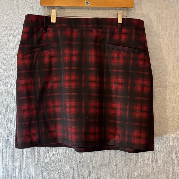 Maurices Red Black Mini Skirt 19” long Plaid Faux Pockets Back - Image 2
