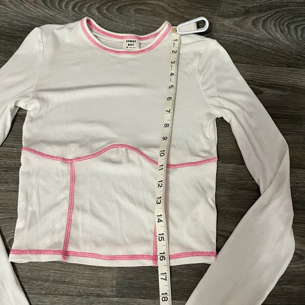 Aritzia Sunday Best Dove Long Sleeve Top White With Pink Stitching Ribbed Sz XS - Image 5