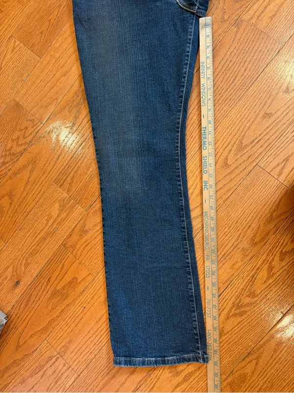 Levi’s 550 Women’s 16 Long Dark Wash Relaxed Bootcut Jeans Y2K - Image 4