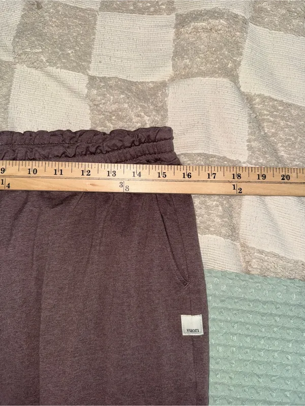 Vuori Boyfriend Cargo Sweatpant size L - Image 3