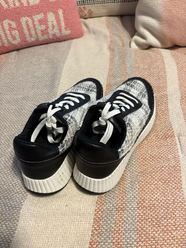 DV by Dolce Vita Sneakers - Image 3