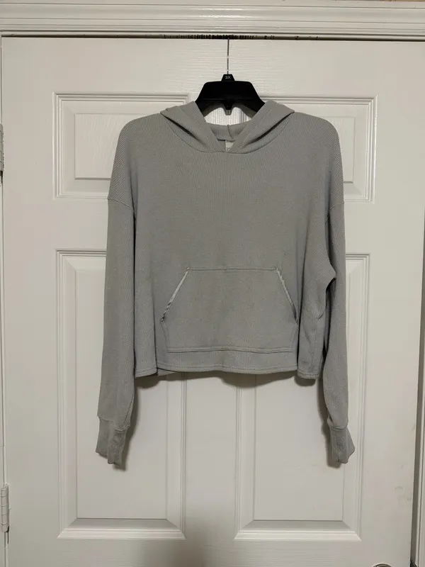 Gilly Hicks Grey Waffle Knit Long Sleeve Crop Hoodie - Image 2
