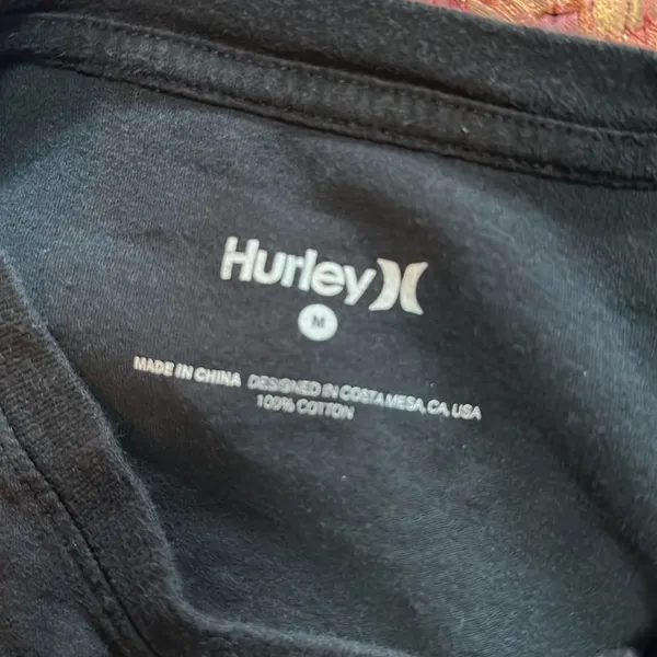 HURLEY BLACK BASIC RAINBOW LOGO TEE - Image 4