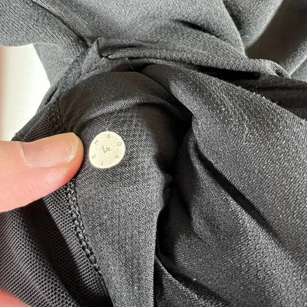 Lululemon‎ Scuba Hoodie Pullover Funnel Neck Black Fleece Size 4 Raglan Sleeve - Image 9