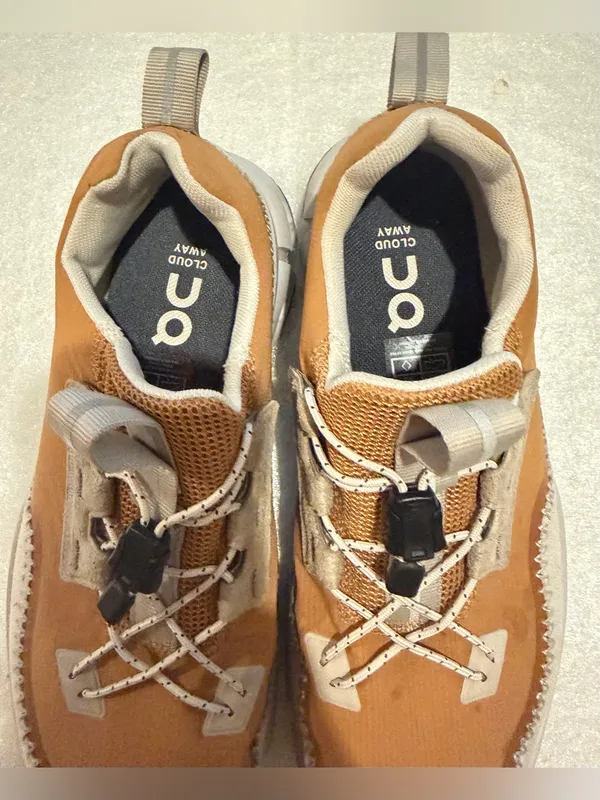 Women’s On cloud Tan Athletic Casual Shoes - Swiss Engineering Detail - Image 7