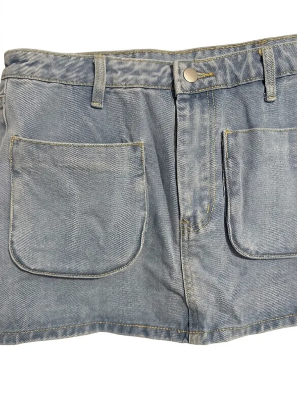 Jean skirt by pretty little things - light washed- us size 6- nwt - Image 2