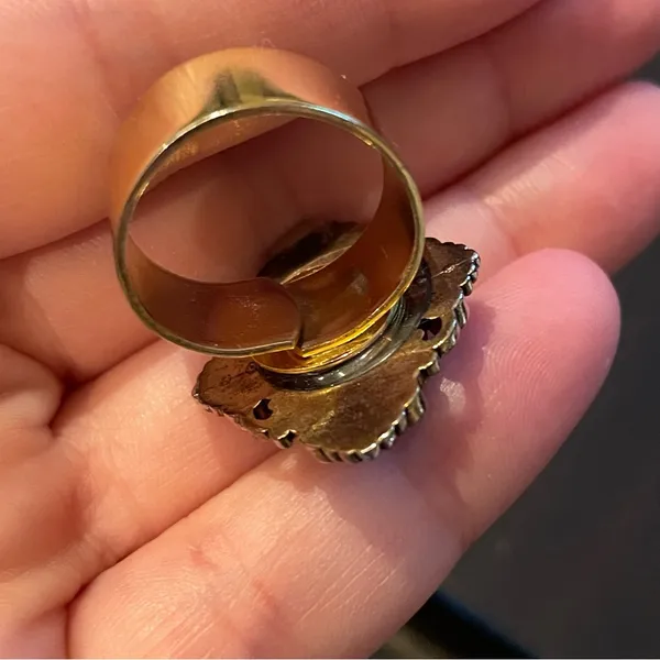 Vintage style statement ring. Diamond shaped with black oval center. Adjustable - Image 5