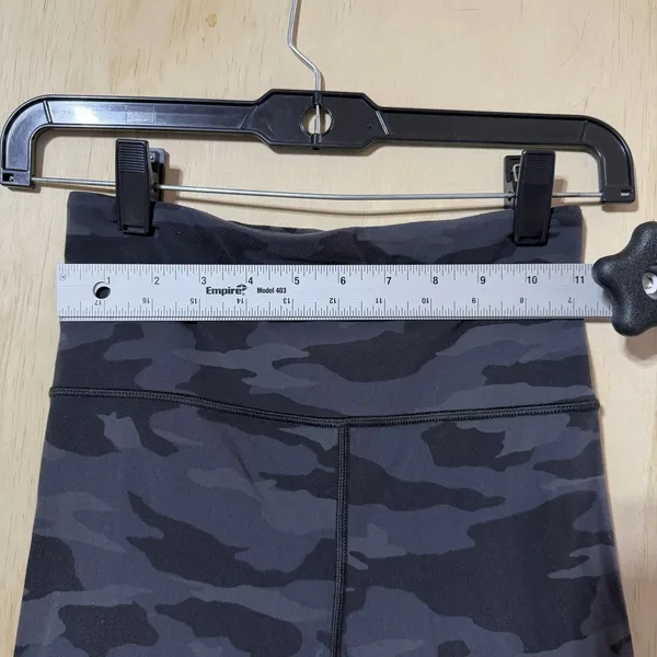 Athleta Elation Camo Leggings XS 7/8 Tight Gray Black‎ High Rise Yoga - Image 3