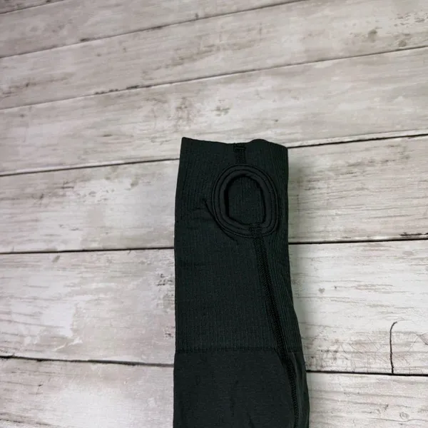 Gymshark Vital Long Sleeve Crop Top Size Medium - Image 4