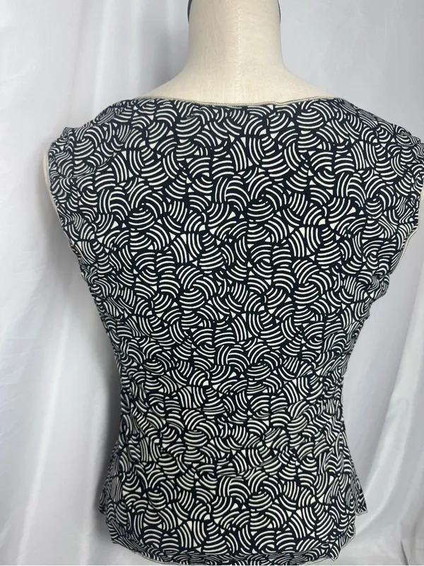 Max Studio Y2k style casual office short sleeve Ruffle blouse cinched front S - Image 3