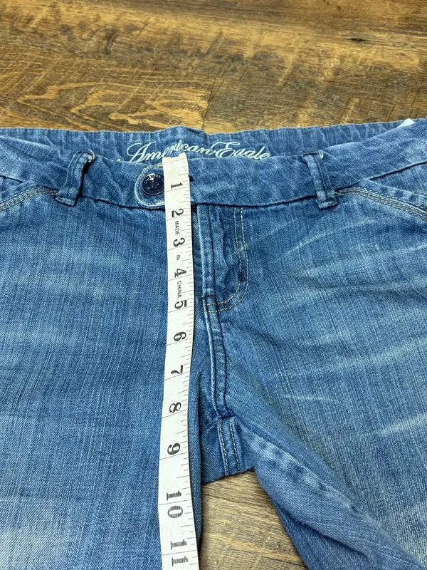 Vintage Y2K American Eagle Low Rise Bermuda Denim Jean Shorts Womens 14 Distress - Image 6