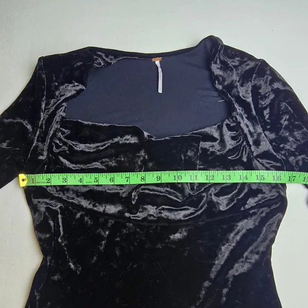 Free People 32R‎ Black Crushed Velvet Cowl Neck Long Sleeve Top OB1215106 Small - Image 7