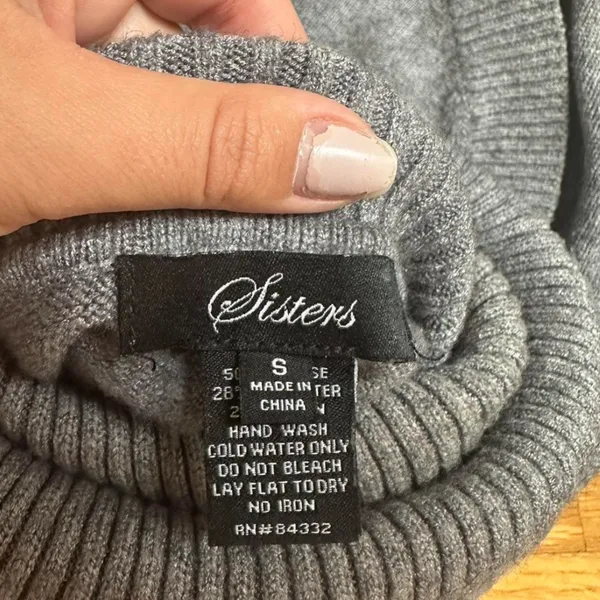 Nordstrom Sisters grey poncho sweater - Image 5