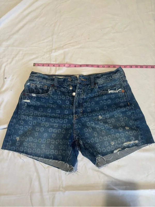 Universal Thread Denim Floral-Print High-Rise Jean Shorts - Blue - Image 3