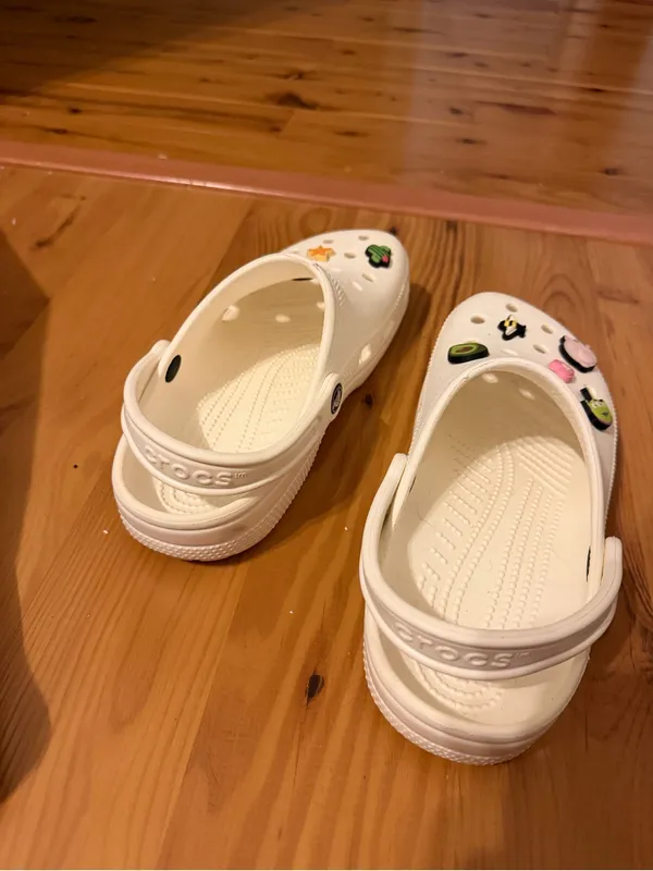 CROCS White Classic Clogs with 9 Cute Jibbitz Charms EUC - Image 3