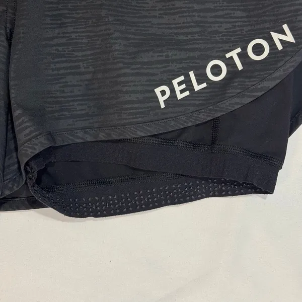 Lululemon x Peloton Black 2 in 1 Running Shorts Bike Short Liner Size 8 - Image 2