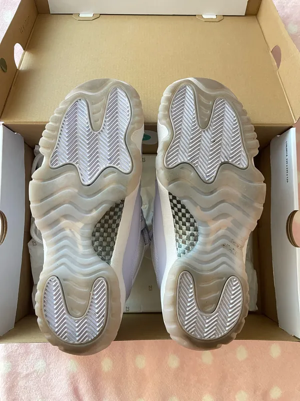 Air Jordan Retro Low Women’s - Image 6