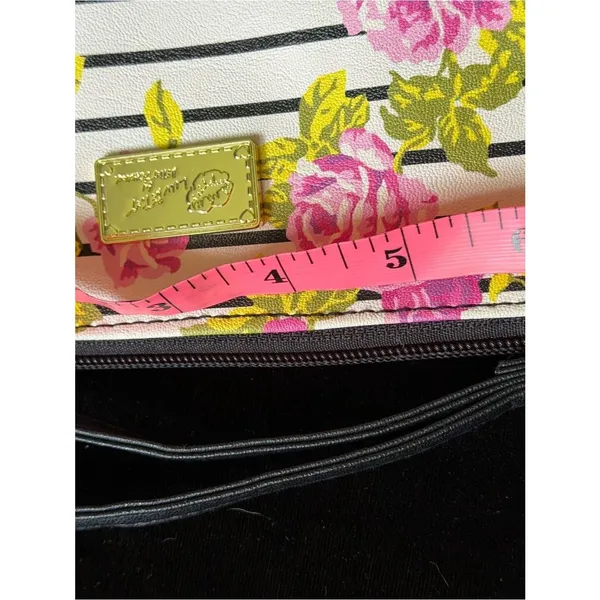 Luv Betsey by Betsey Johnson Floral Stripe Crossbody Wristlet Pink Roses Y2K - Image 9