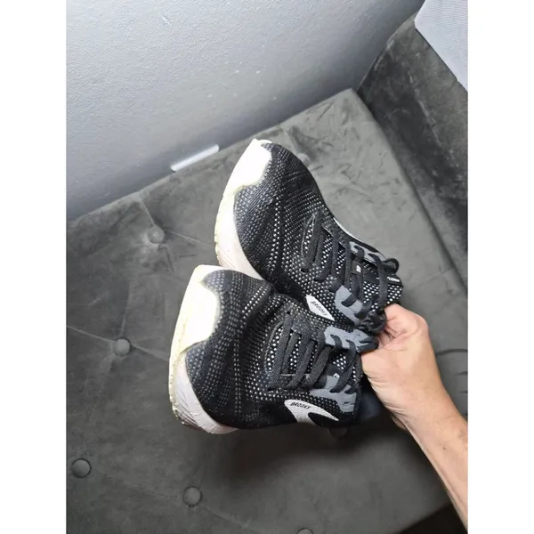 Brooks Revel Running Shoes 8.5 Medium B - Black with White Accents - Image 3