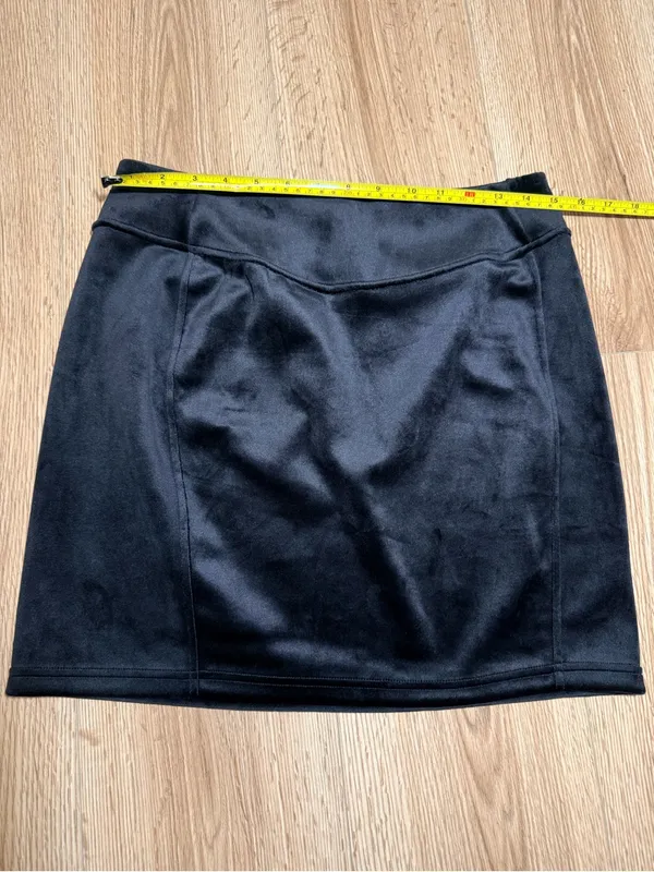 Lululemon Scuba High Rise Mini Skirt Womens M Black Velvet Velour Tennis Skort - Image 6