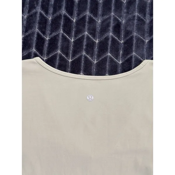 Lululemon Women's Align Tee Green Slim Fit Cropped Length Nulu Size 4 - Image 4