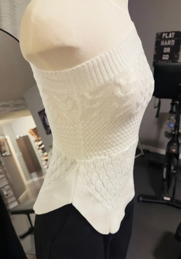 Boutique White One-Shoulder Sleeveless asymmetrical cable knit top - Image 3