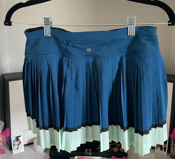 NWOT Lululemon Circuit Breaker Skirt - Image 2